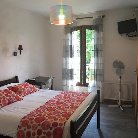Auberge De Rustreou รุสเทรล ภายนอก รูปภาพ