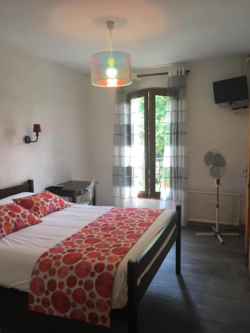 Auberge De Rustreou รุสเทรล ภายนอก รูปภาพ